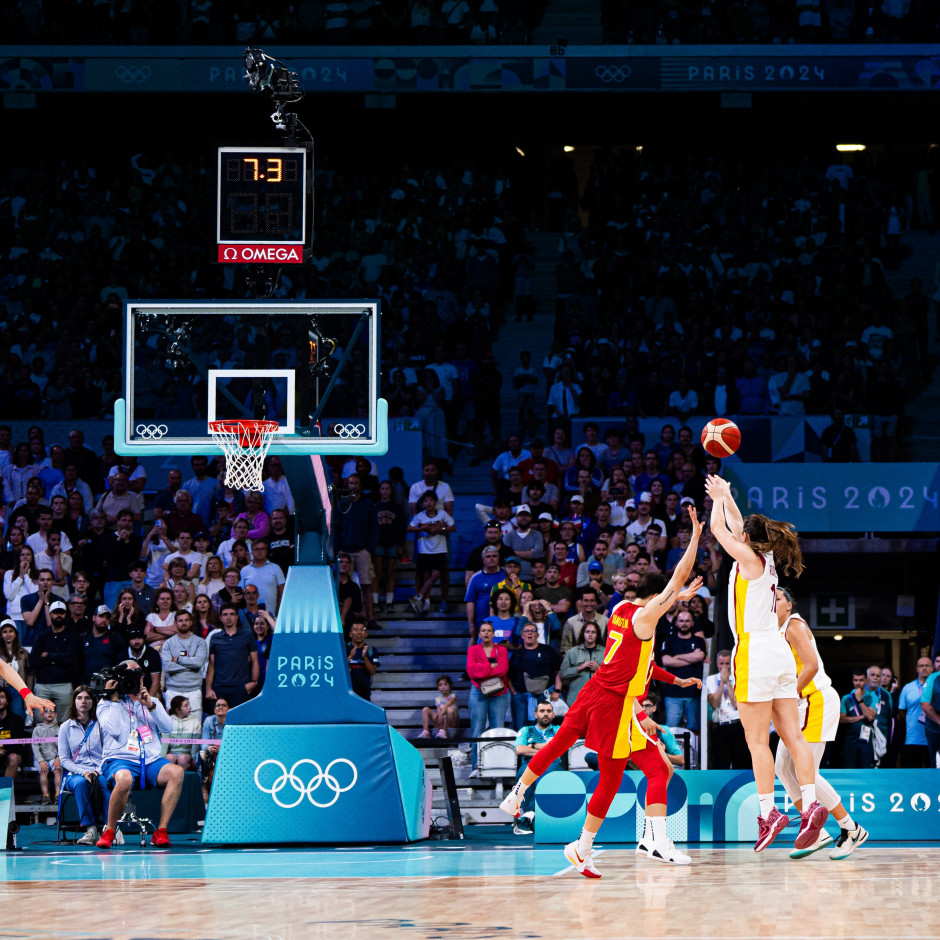 随着赛历推 随着赛历推