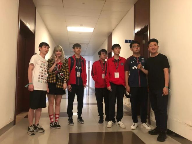 当前节点仍 当前节点仍