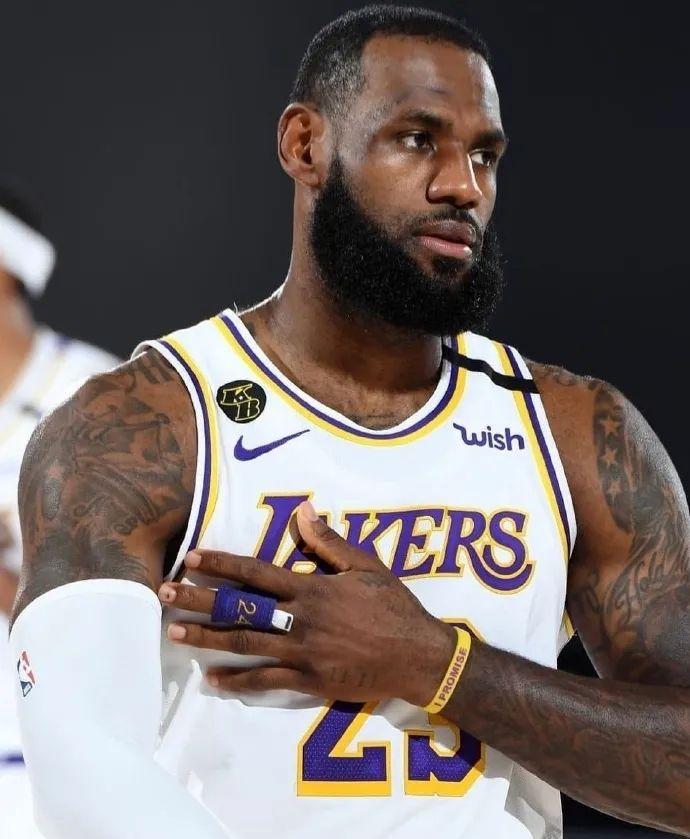 谁抛第一颗 谁抛第一颗